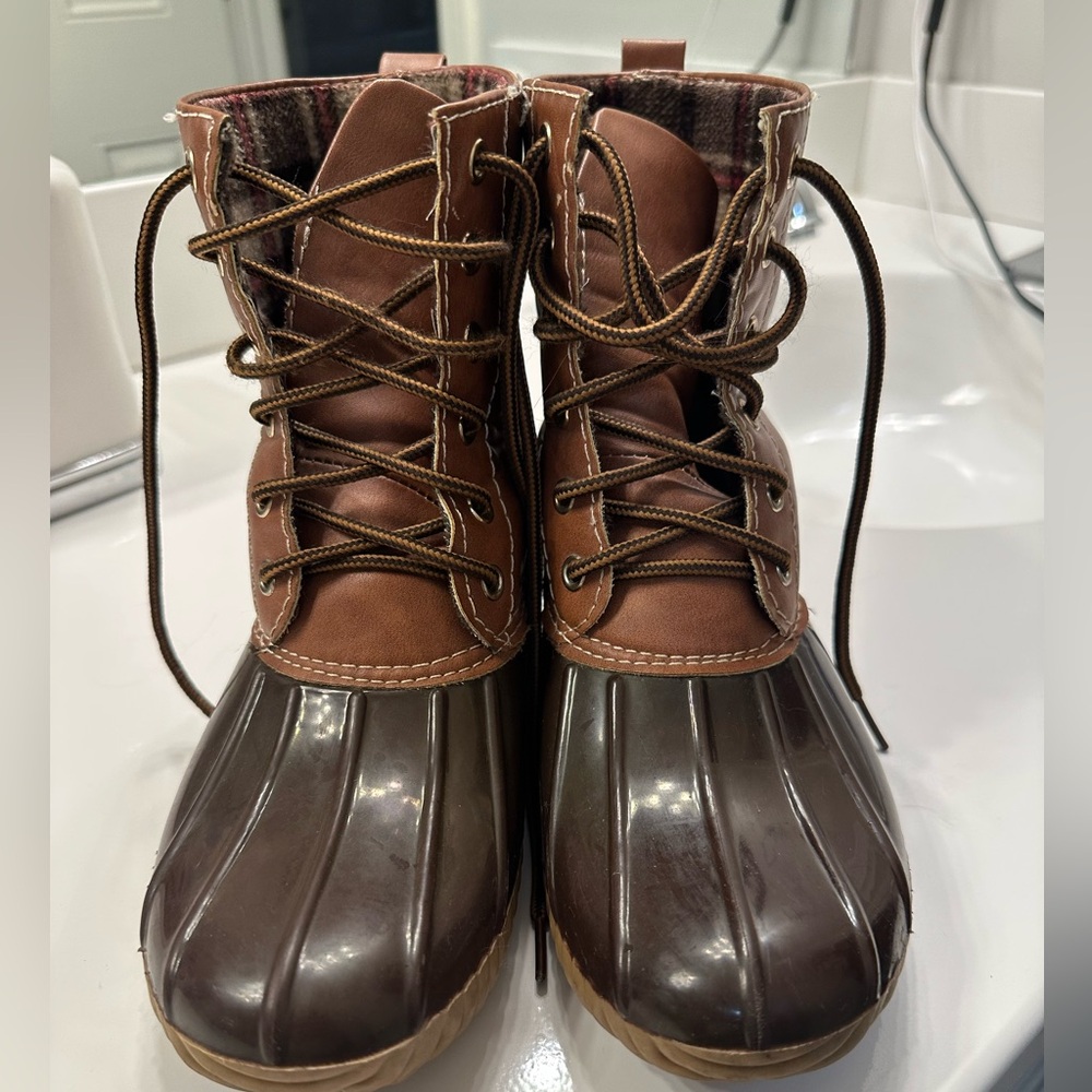 Women’s Duck boots with flannel lining. Size 6.5 - Picture 1 of 3